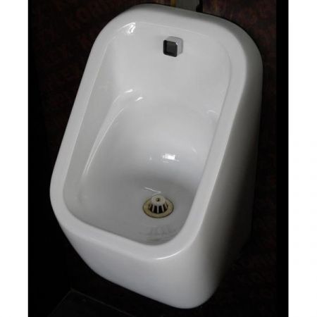RAK Series 600 Concealed Trap Urinal